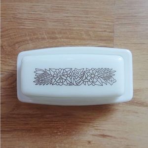 Pyrex Woodland Butter Dish